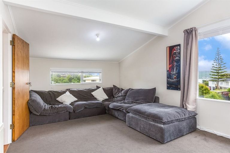 Photo of property in 5 Spey Place, Papakowhai, Porirua, 5024