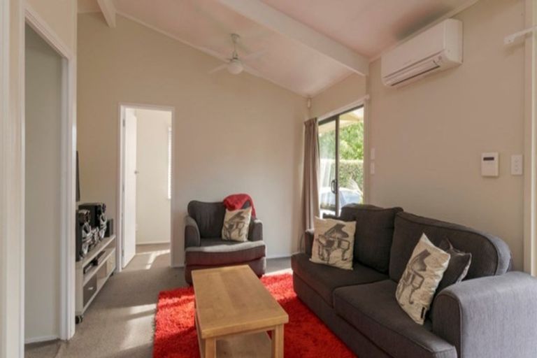 Photo of property in 18a Alberta Street, Point Chevalier, Auckland, 1022