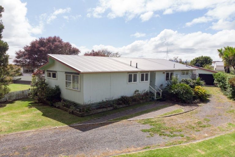 Photo of property in 36 Pipiroa Road, Ngatea, 3503