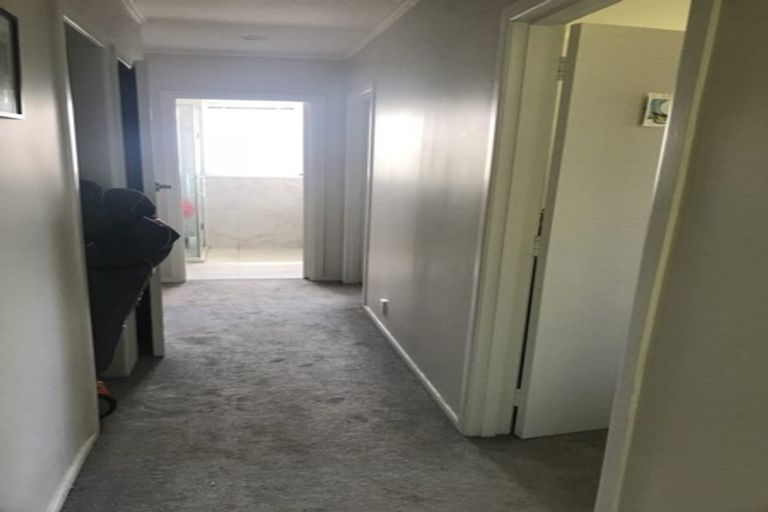 Photo of property in 4 Tonkin Drive, Sunnynook, Auckland, 0620