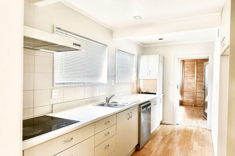 Photo of property in 2a Sirius Place, Botany Downs, Auckland, 2010