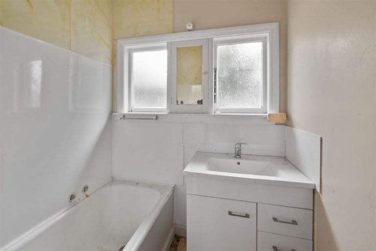 Photo of property in 1/84 Hargood Street, Woolston, Christchurch, 8062