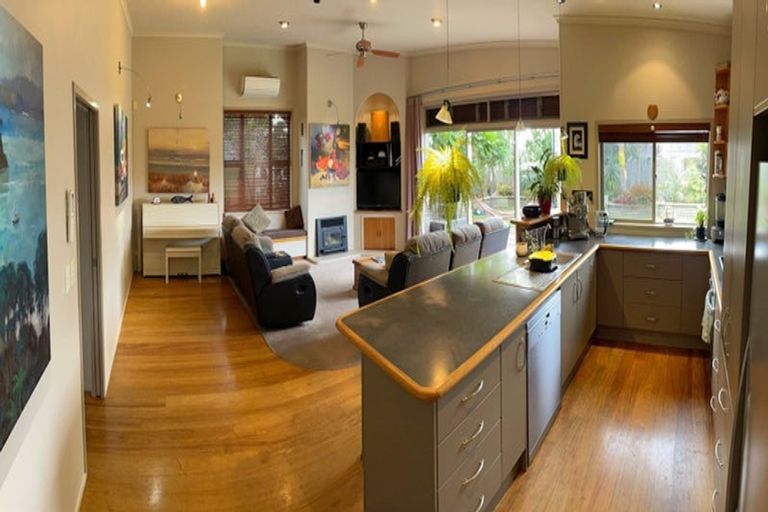 Photo of property in 14 Surfside Lane, Ruakaka, 0116