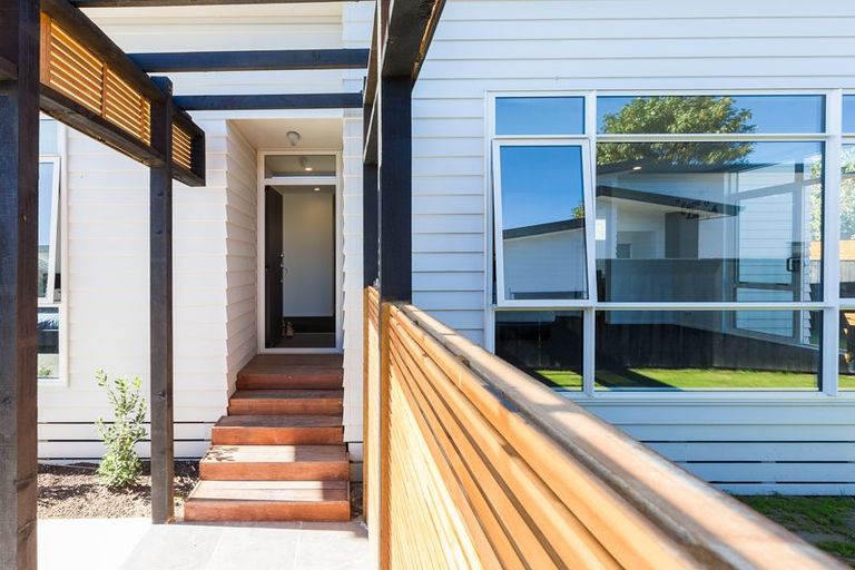 Photo of property in 10 Hereford Street, West End, Palmerston North, 4410