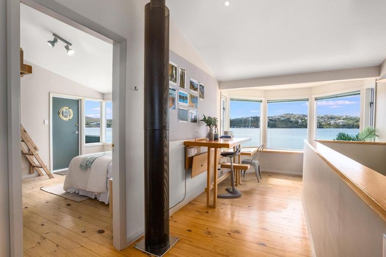 Photo of property in 14a Trevor Terrace, Paremata, Porirua, 5024