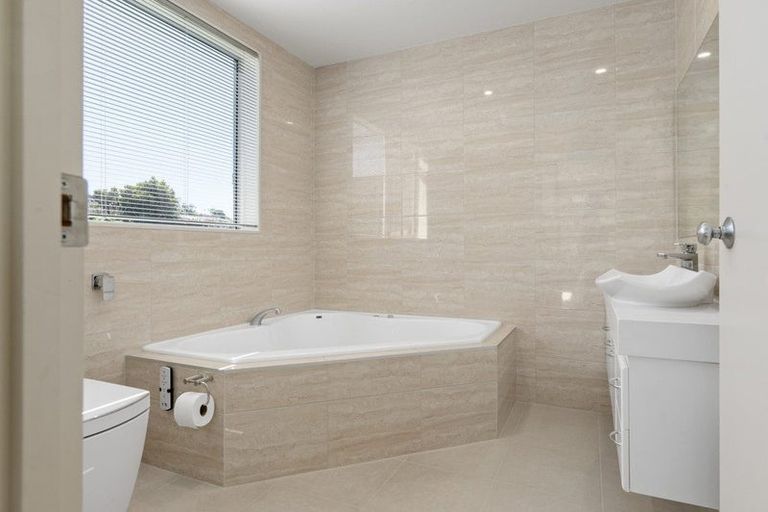 Photo of property in 482 River Road, Fairfield, Hamilton, 3214