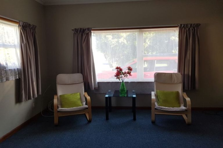 Photo of property in 35 Oxford Street, Fairfield, Hamilton, 3214