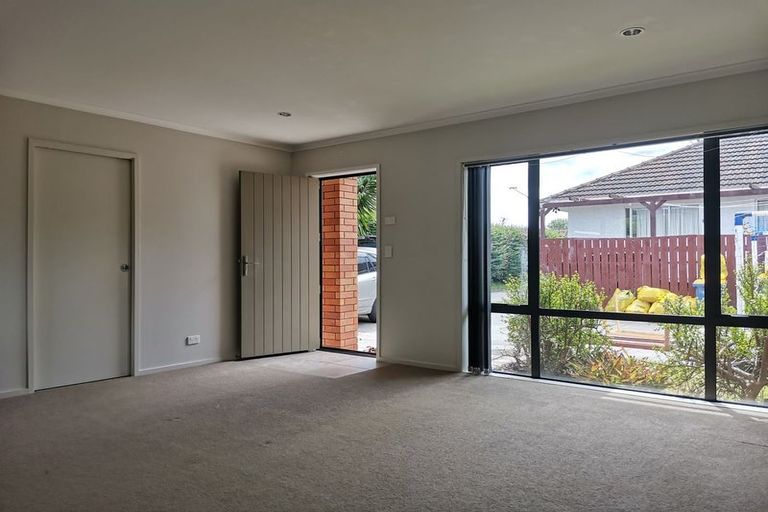 Photo of property in 38 Durham Street, Te Atatu Peninsula, Auckland, 0610