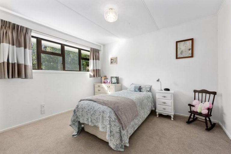 Photo of property in 22 Wilson Grove, Normandale, Lower Hutt, 5010