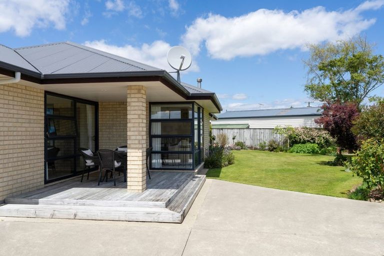 Photo of property in 12 Corfe Castle Lane, Levin, 5510