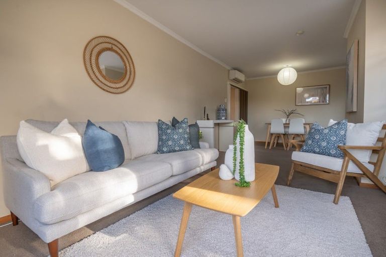 Photo of property in 1/32 Taupata Street, Redcliffs, Christchurch, 8081