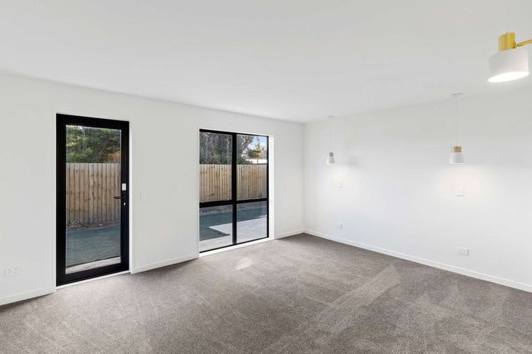 Photo of property in 85b Marine Parade, North New Brighton, Christchurch, 8083