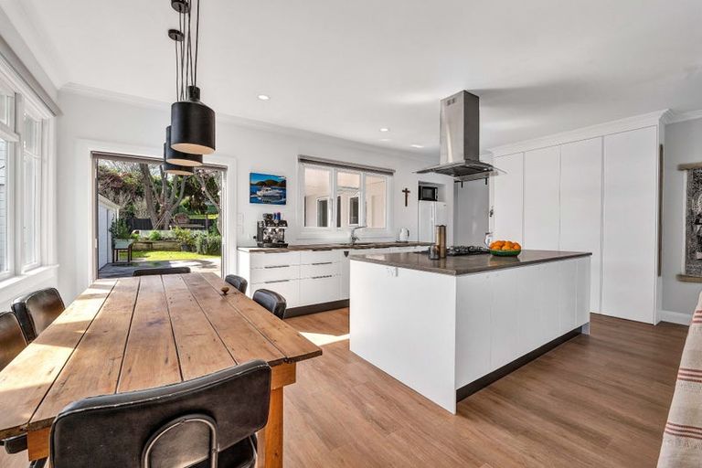 Photo of property in 113 Govett Avenue, Frankleigh Park, New Plymouth, 4310