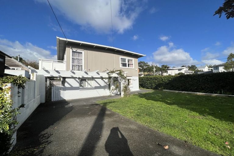 Photo of property in 1/110 Saddleback Rise, Murrays Bay, Auckland, 0630