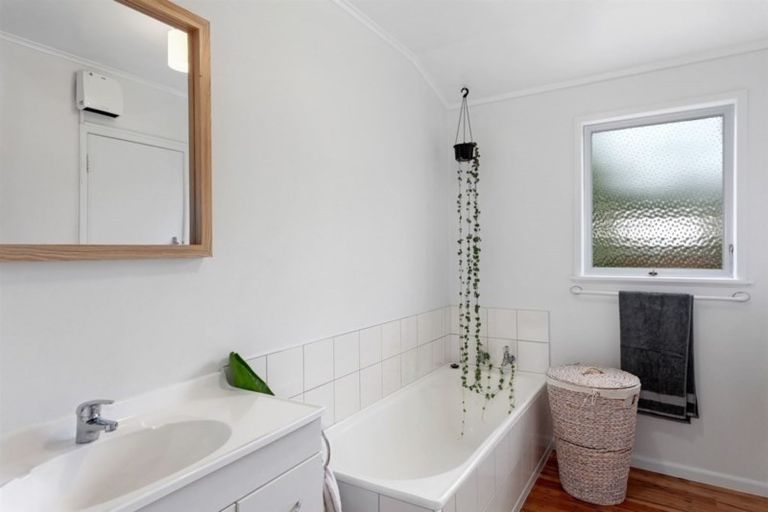 Photo of property in 5b Halberg Crescent, Whakatane, 3120