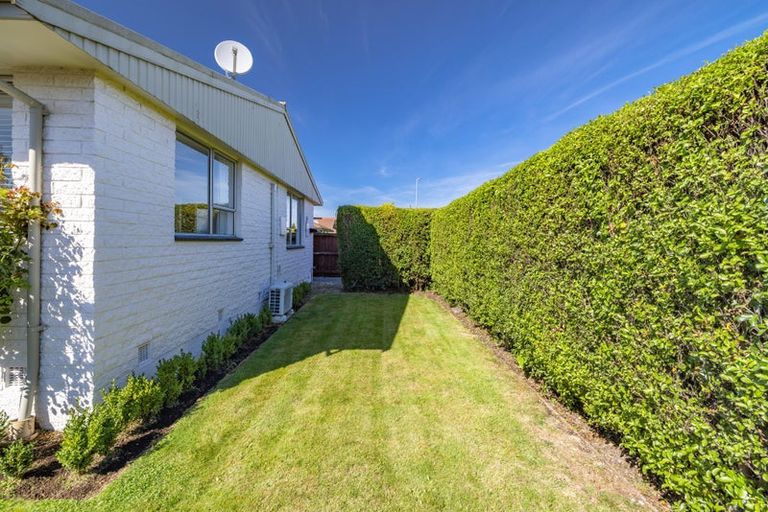 Photo of property in 1/176 Grimseys Road, Redwood, Christchurch, 8051