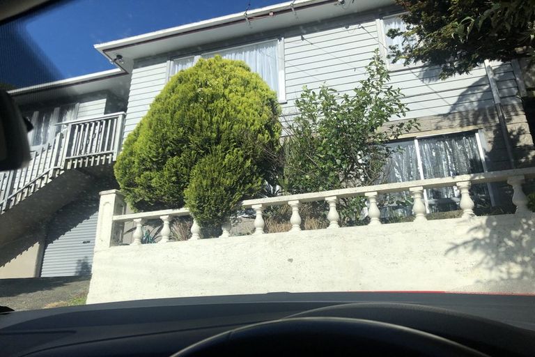 Photo of property in 39 Korau Grove, Stokes Valley, Lower Hutt, 5019