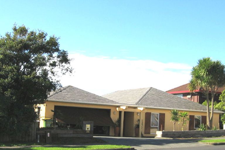 Photo of property in 200 Whitford Road, Shamrock Park, Auckland, 2016