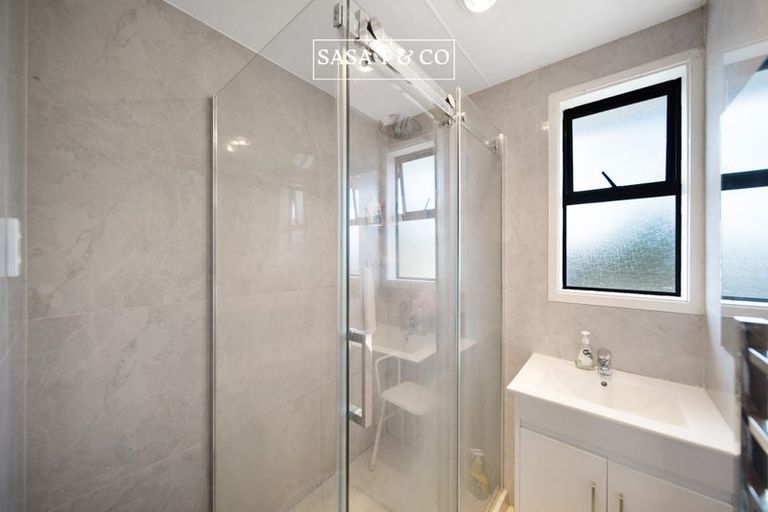 Photo of property in 29 Blake Road, Mangere East, Auckland, 2024