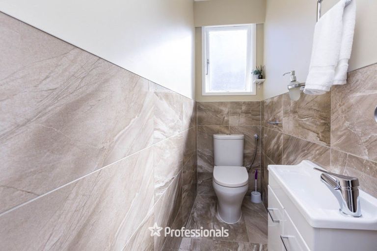 Photo of property in 19 Sunnyview Drive, Brown Owl, Upper Hutt, 5018