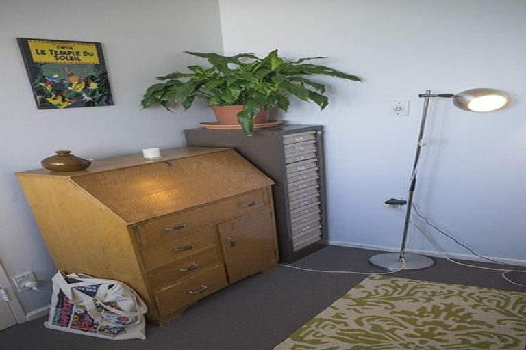 Photo of property in 23uc2 Rangitane Street, Maupuia, Wellington, 6022