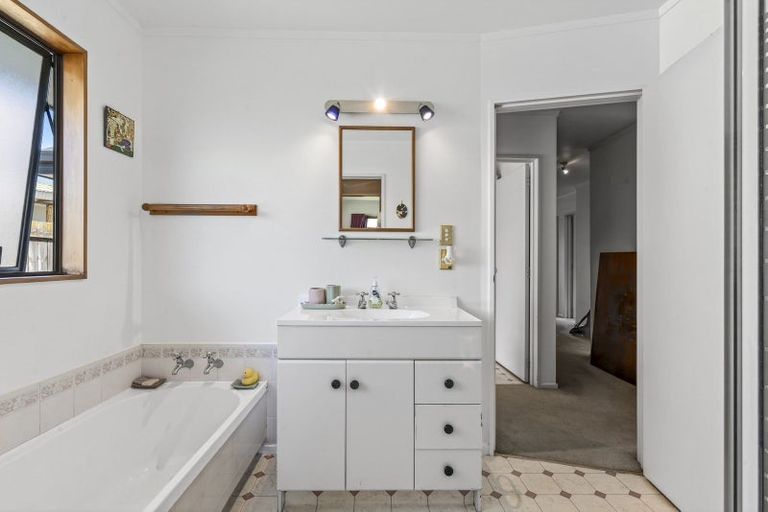 Photo of property in 15 Albizia Place, Richmond, 7020