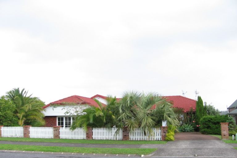 Photo of property in 32 Venus Place, Half Moon Bay, Auckland, 2012