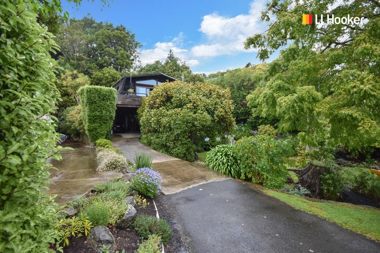 Photo of property in 4 Barling Street, Macandrew Bay, Dunedin, 9014