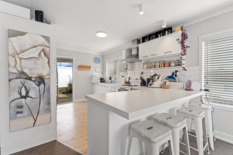 Photo of property in 75 Stanmore Bay Road, Stanmore Bay, Whangaparaoa, 0932