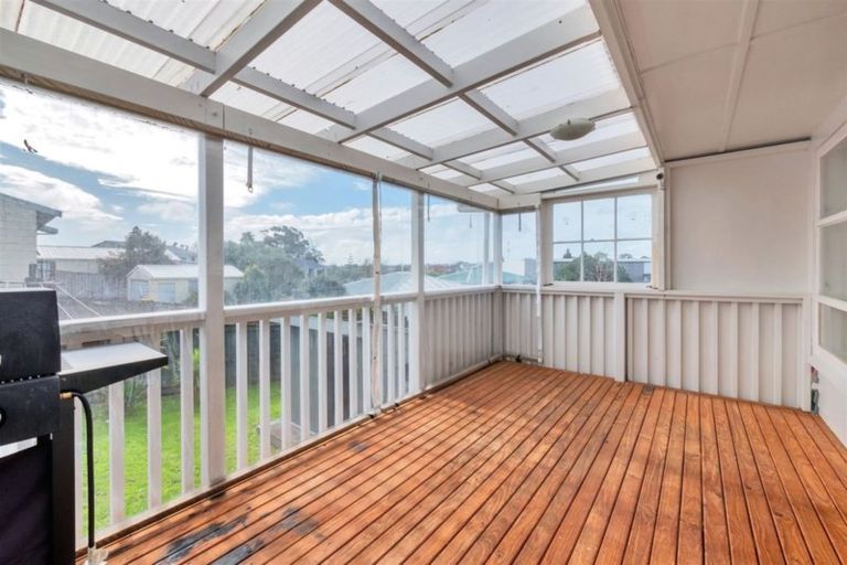 Photo of property in 20 Riserra Drive, Ranui, Auckland, 0612