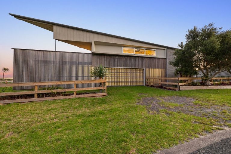 Photo of property in 45 Lincoln Street, Mangawhai Heads, Mangawhai, 0505