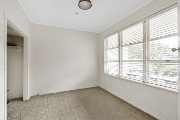 Photo of property in 55 Williamson Avenue, Belmont, Auckland, 0622