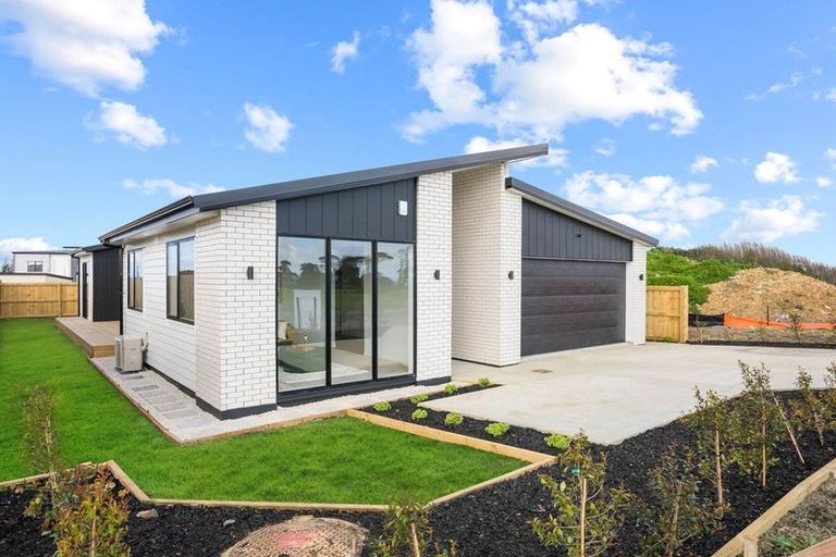 Photo of property in 65 Clarks Beach Road, Clarks Beach, 2122