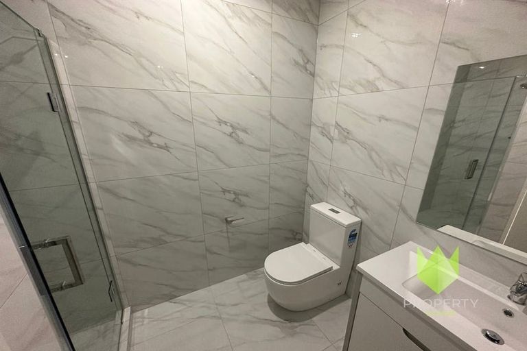 Photo of property in 20b Crestview Rise, Papakura, 2110