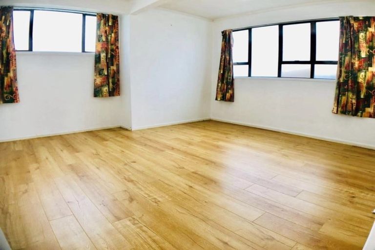 Photo of property in 213 Portage Road, Green Bay, Auckland, 0604