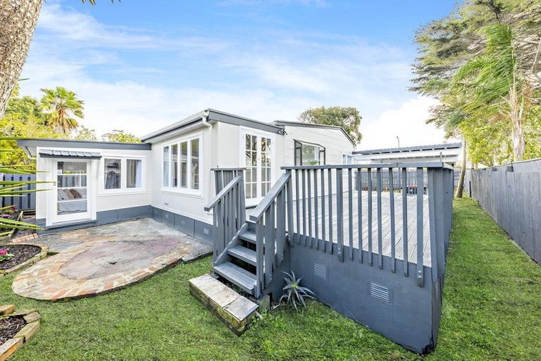 Photo of property in 1/25 Blanes Road, Weymouth, Auckland, 2103