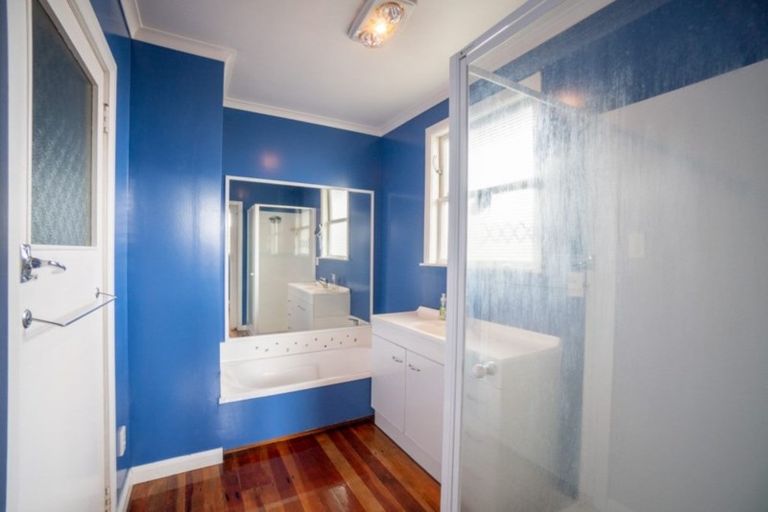 Photo of property in 653 Featherston Street, Roslyn, Palmerston North, 4414
