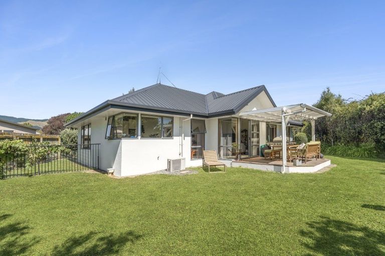 Photo of property in 15 Albizia Place, Richmond, 7020