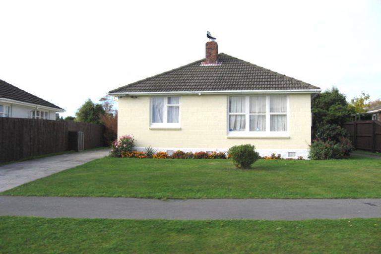 Photo of property in 22 Oakland Street, Northcote, Christchurch, 8052