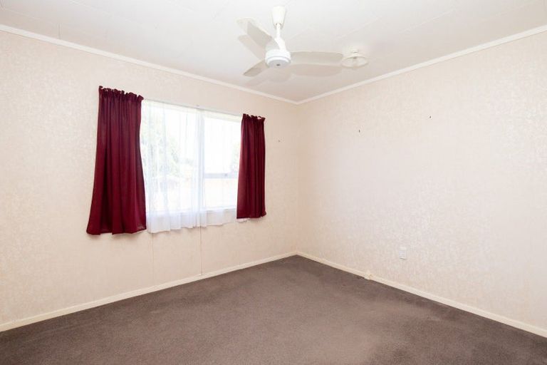 Photo of property in 11 Mcclean Place, Ngatea, 3503