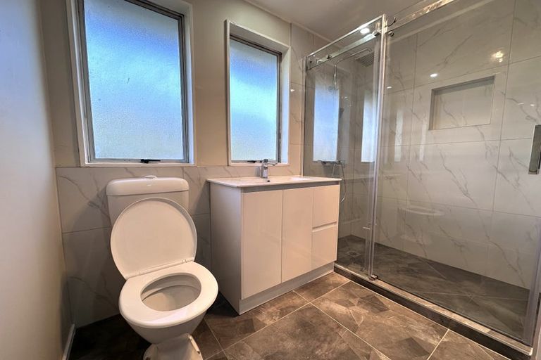 Photo of property in 2/30 Kennington Drive, Clendon Park, Auckland, 2103