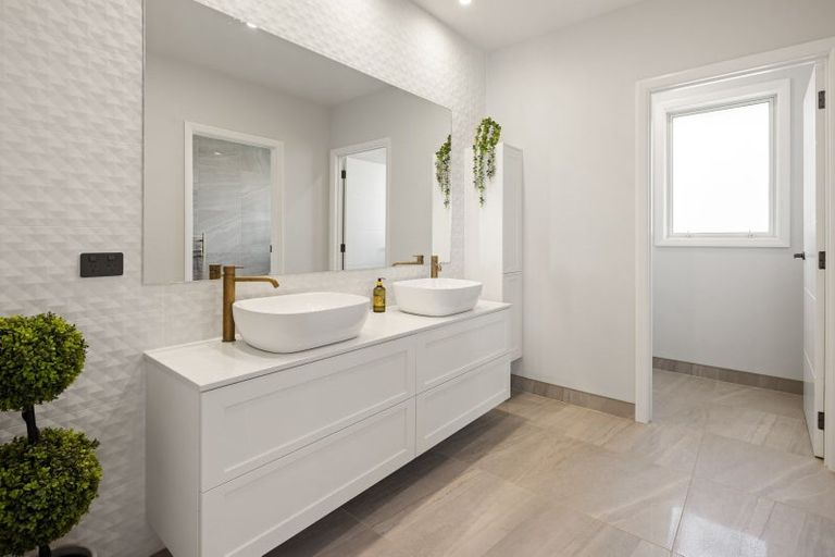 Photo of property in 19 Mike Smith Drive, Cambridge, 3434