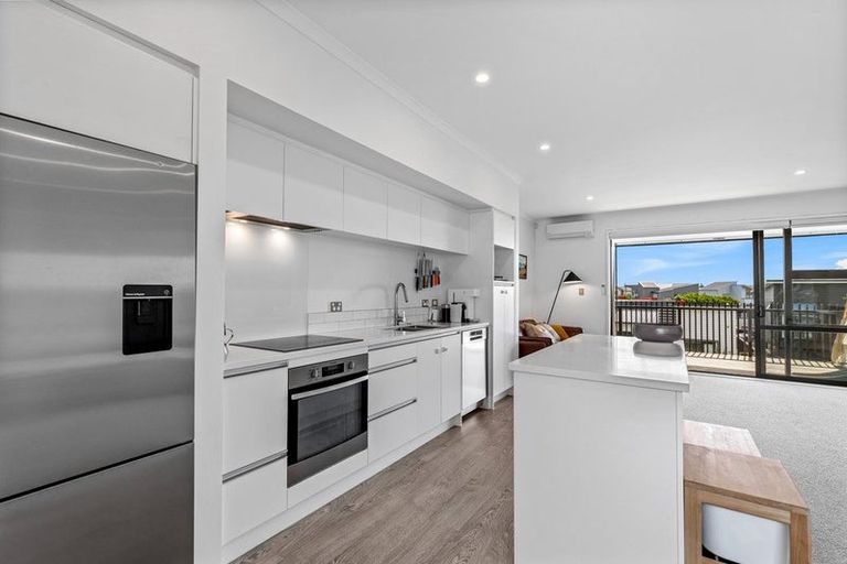 Photo of property in 16 Raranga Lane, Hobsonville, Auckland, 0616