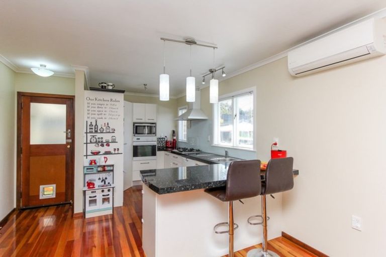 Photo of property in 16 Kenmore Street, Westown, New Plymouth, 4310