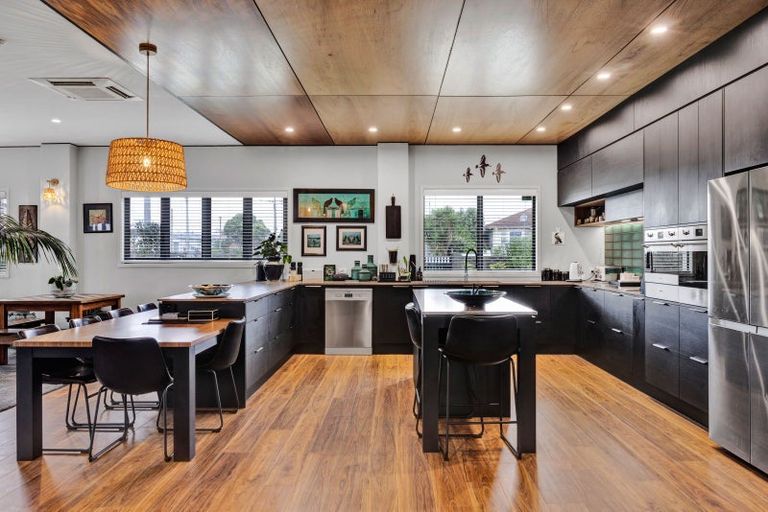 Photo of property in Headlands Opunake, 32 Fox Street, Opunake, 4616