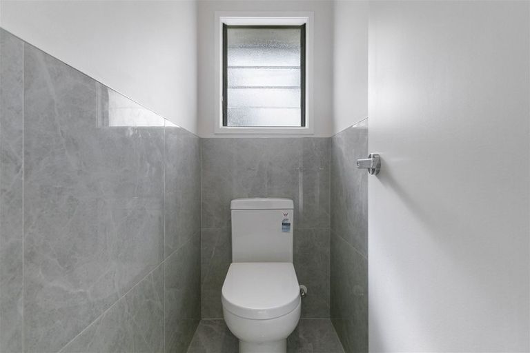 Photo of property in 2/15 Walter Macdonald Street, Howick, Auckland, 2014