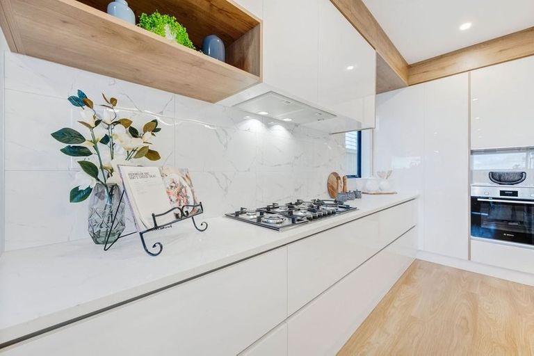 Photo of property in 60 Tir Conaill Avenue, Flat Bush, Auckland, 2019