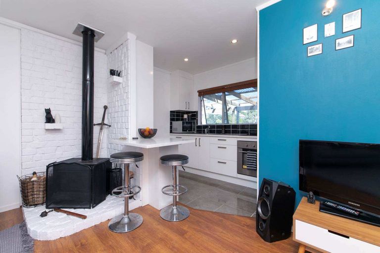 Photo of property in 6/108 West Coast Road, Glen Eden, Auckland, 0602