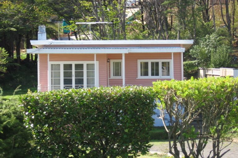 Photo of property in 24 Derwent Crescent, Titirangi, Auckland, 0604