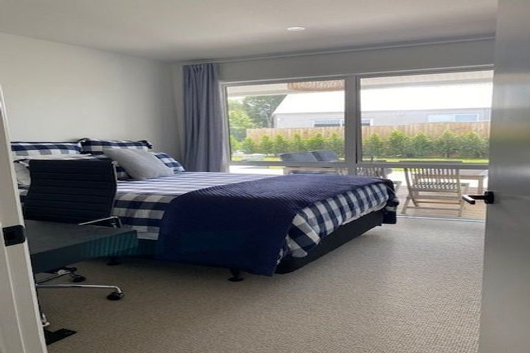 Photo of property in 4 Maeha Drive, Matakana, 0985